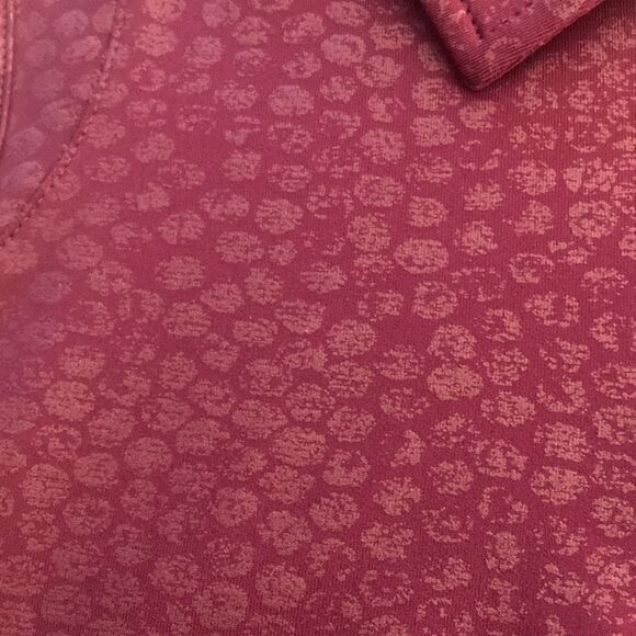 Nivo NWT 1/4 zip Sleeveless Berry Performance Top. Woman size XS. - Picture 3 of 8